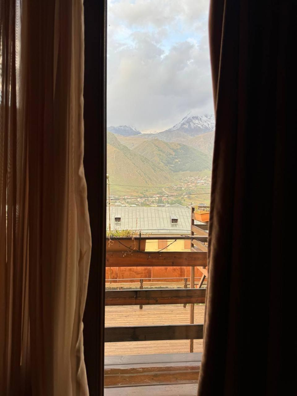 Hotel Kazbegi 1963 Oda fotoğraf